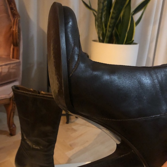 Brown leather mid-calf boots - Picture 5 of 9